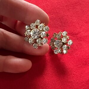 Earrings starburst snowflake gold Fleur-de-lis Vintage rhinestone Crystal